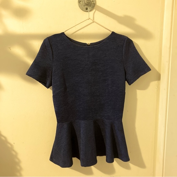 BACK ZIP PEPLUM TOP - Picture 5 of 6